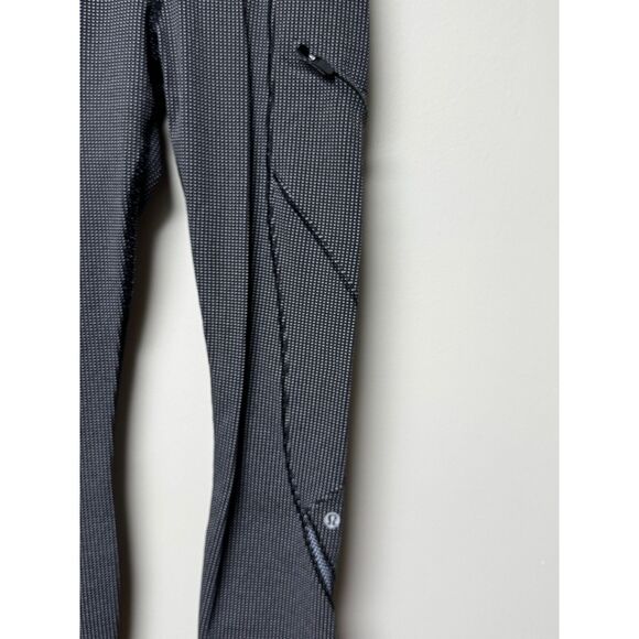 LULULEMON BUNDLE - Wunder Under Navy, Cadence Crusher Tight Tiny Geo Blk/Wht, 4 - Picture 8 of 16